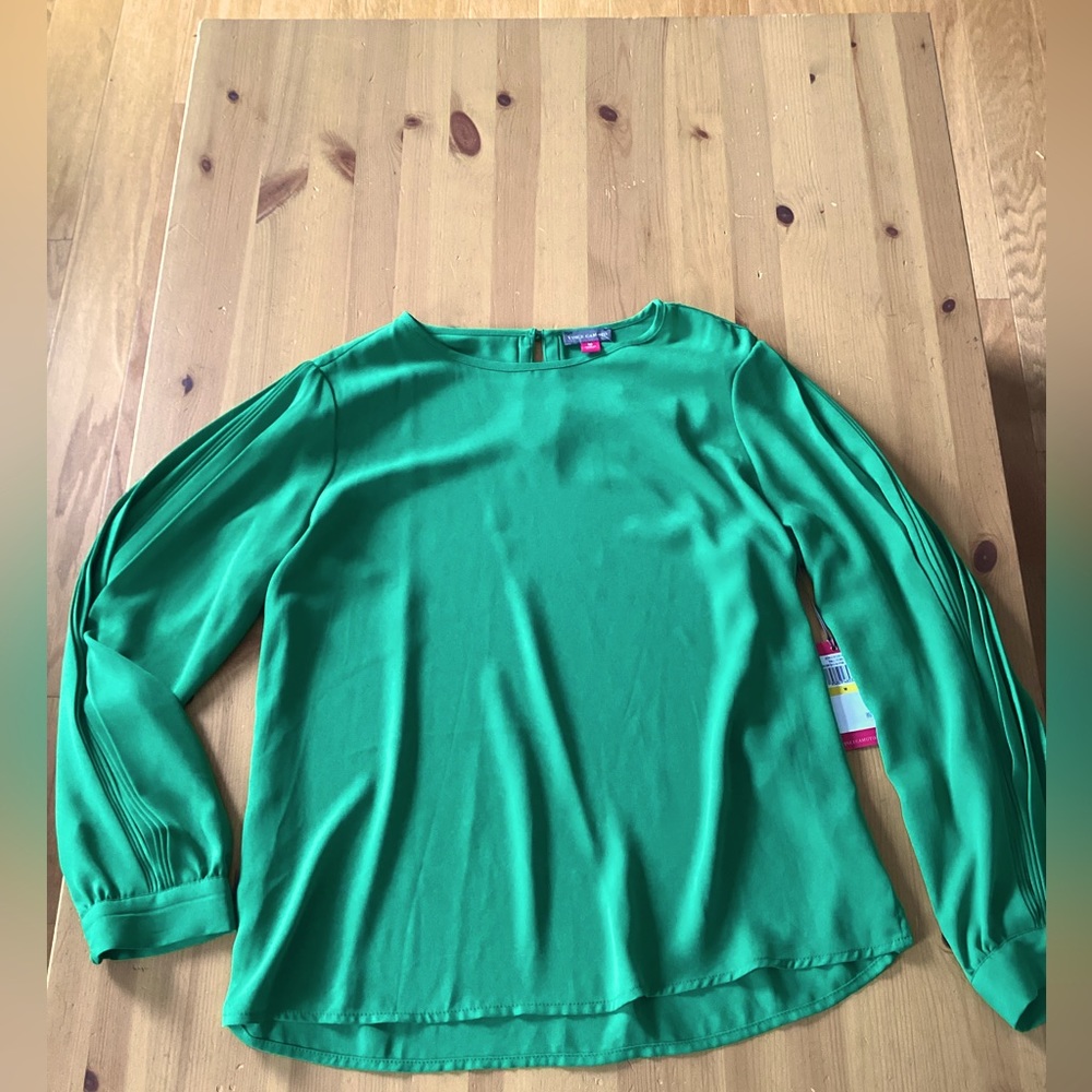 VINCE CAMUTO Avea Pleated Detail Blouse